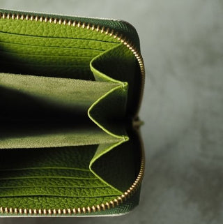 【新色】Square Around fastener wallet｜ 彩りが織りなす上質な日常 - DROPS TOKYO - ライムグリーン × クレ - 