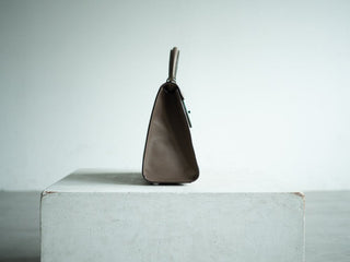 Prière Top Handle 28｜Noir / Étoupe - DROPS- - 