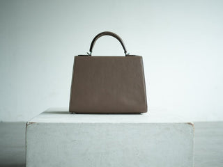 Prière Top Handle 28｜Noir / Étoupe - DROPS- - 