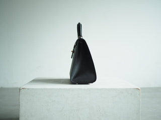 Prière Top Handle 28｜Noir / Étoupe - DROPS- - 