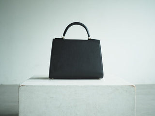 Prière Top Handle 28｜Noir / Étoupe - DROPS- - 