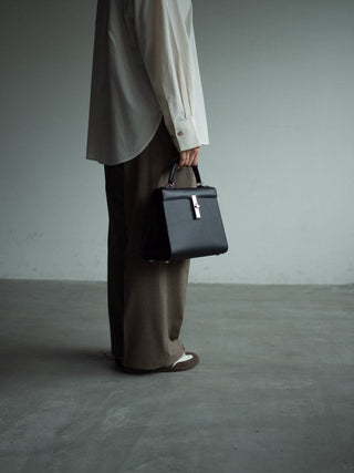 Prière Top Handle 28｜Noir / Étoupe - DROPS- - 