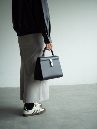 Prière Top Handle 28｜Noir / Étoupe - DROPS- - 