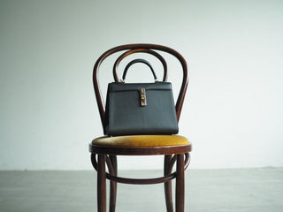 Prière Top Handle 28｜Noir / Étoupe - DROPS- - 