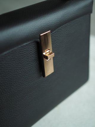 Prière Top Handle 28｜Noir / Étoupe - DROPS- - 