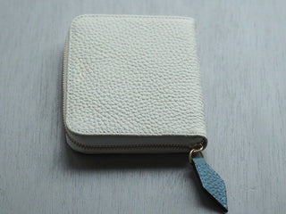 Square Around fastener wallet　アイスホワイト✕ソーダ